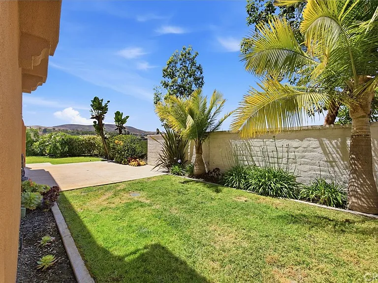42 Paseo Vis — Photo 25