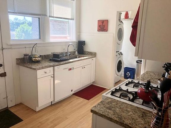 2nd image of 2459 W Wilson Ave APT 3
