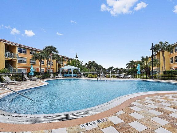 2nd image of 108 Laguna Villa Blvd Unit D26