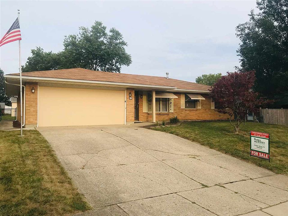 1st image of 121 Pine Dr