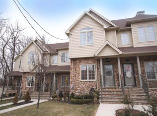 1663 Woodrow Rd, Staten Island, NY 10309