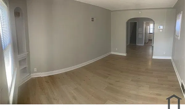 3 bed, 990 sqft, $1,500 — Photo 2