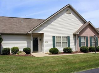 1062 Timberwood Dr, Beaver Falls, PA