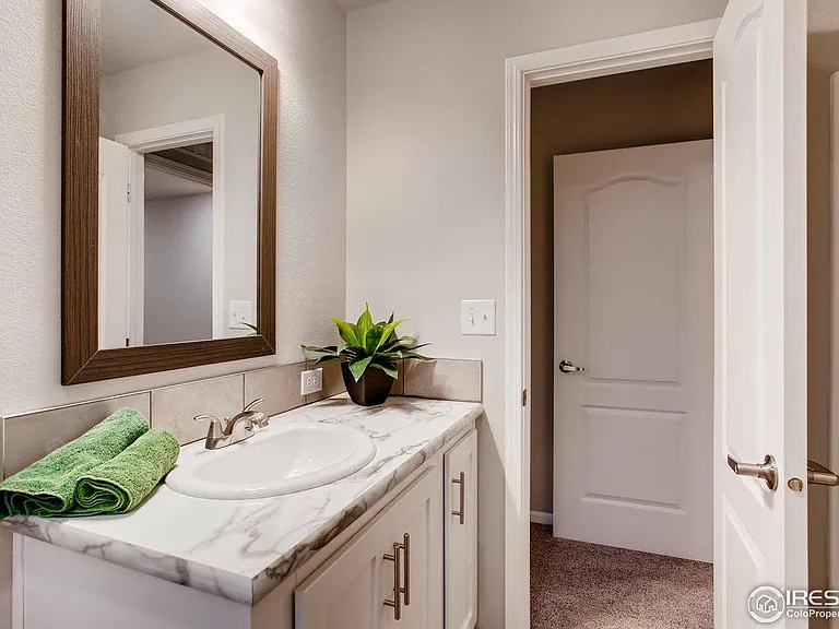 2710 Center Park Way — Photo 6