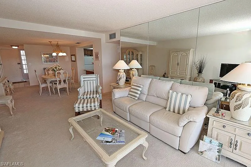 2 bed, 2.0 bath, 1162 sqft, $12,000 — Photo 3