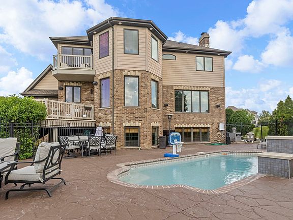 5th image of 8746 Stone Creek Blvd