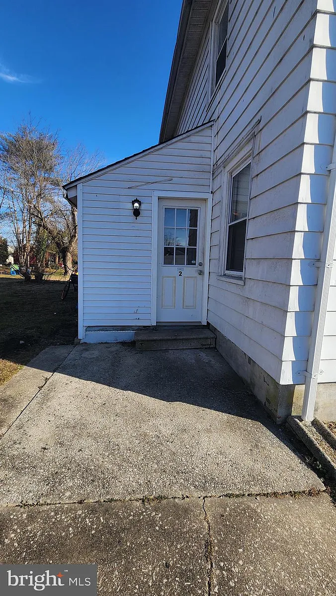 Building Photo - 108 E Pacific Ave #2