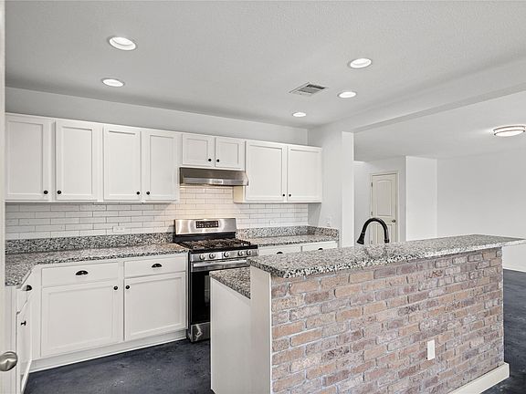 5th image of 15105 Verela Dr