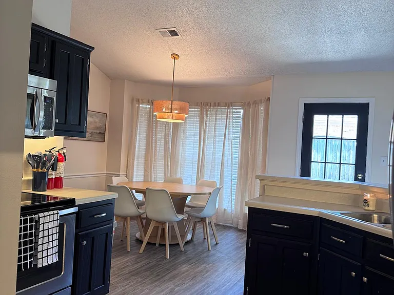 7503 Hunters Hollow Ln — Photo 16