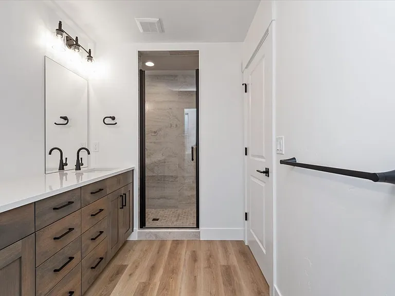 736 S Calhoun Ln — Photo 23