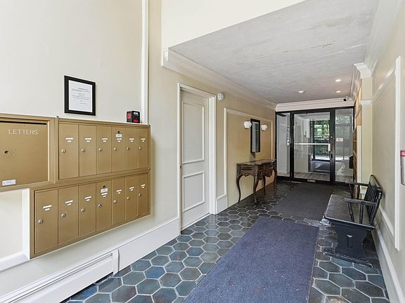 4th image of 500 Northshore Rd APT 4C