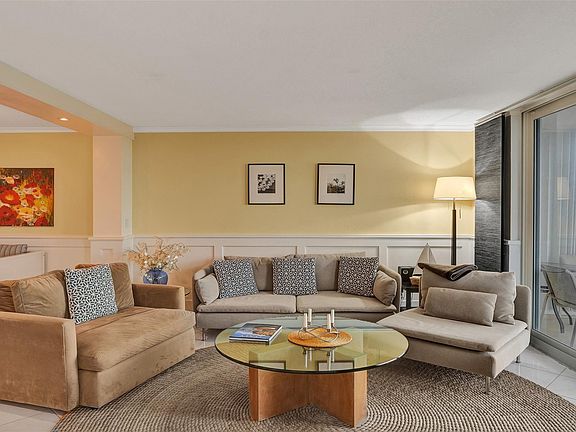 4th image of 1050 Hillsboro Mile #805W