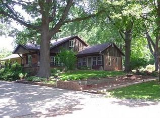 1916 Oak Hill Dr, Saint Joseph, MO 64503