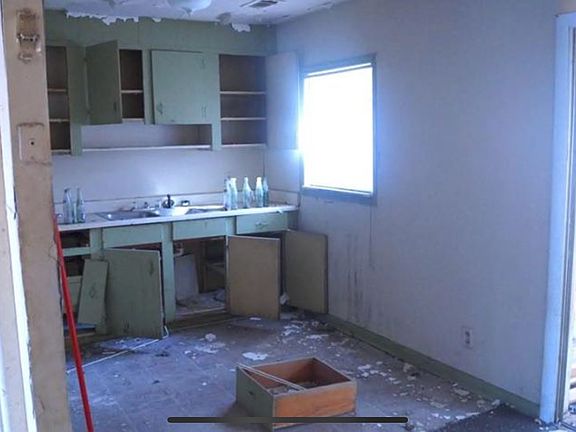 3rd image of 4376 Ashland Dr