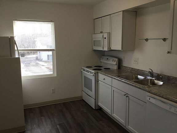 3rd image of 306 Melody Ln APT 2