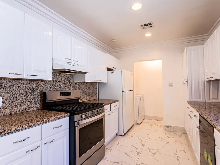 12737 Hatteras St — Photo 10