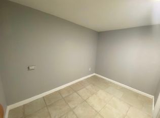 636 E Annsbury St, Philadelphia, PA 19120
