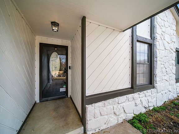 4th image of 615 W 18th St S