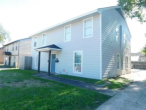 3332 Blodgett St Photo 1