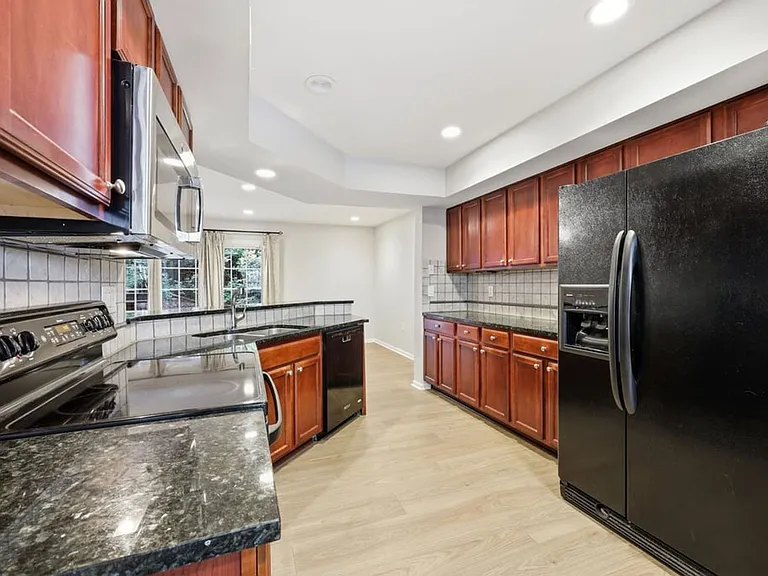 7733 Falcon Rest Cir — Photo 10
