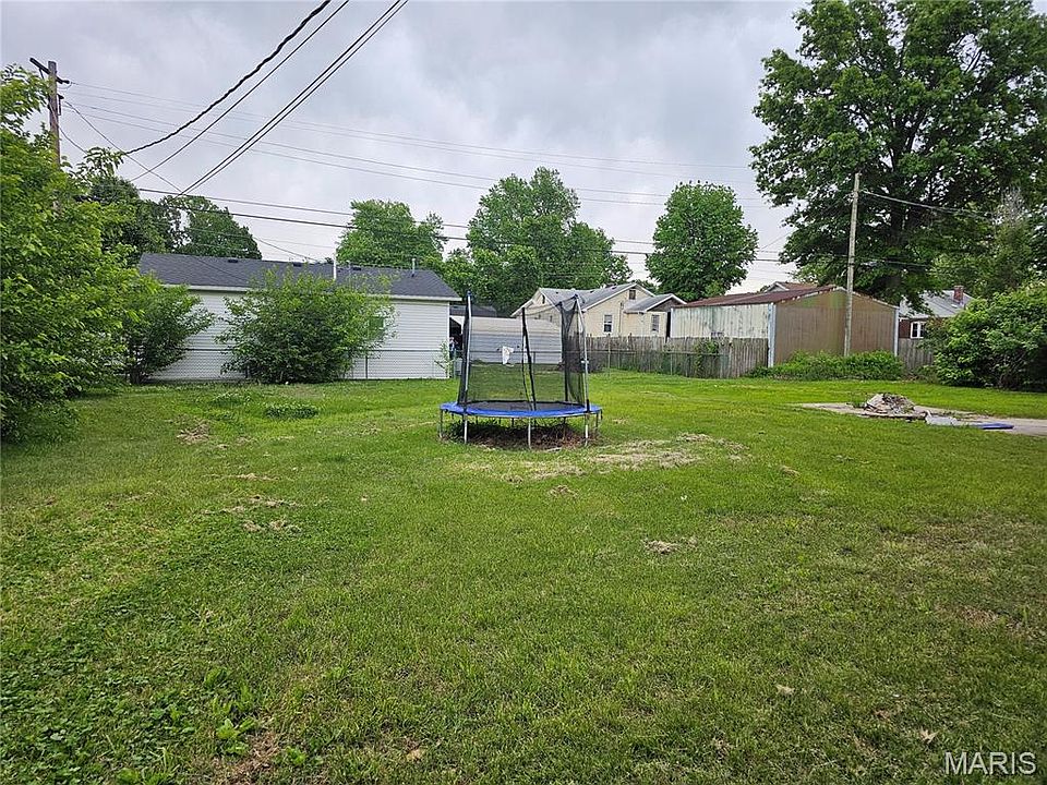 2nd image of 436 Southard Pl