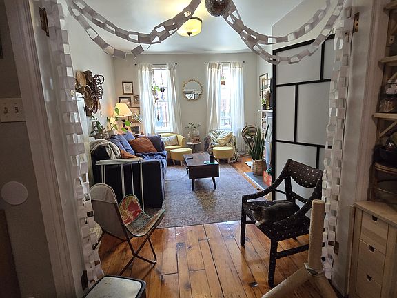 5th image of 1532 Buena Vista St #1