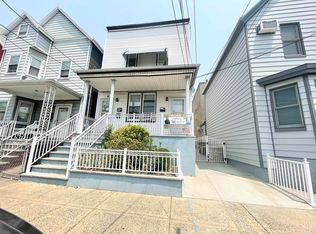 9 W 15th St, Bayonne, NJ 07002