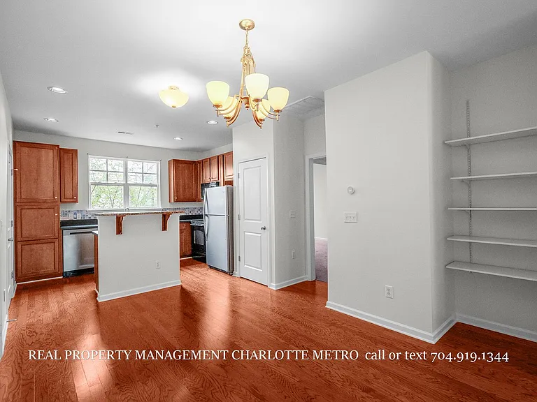 1630 Walnut View Dr — Photo 12