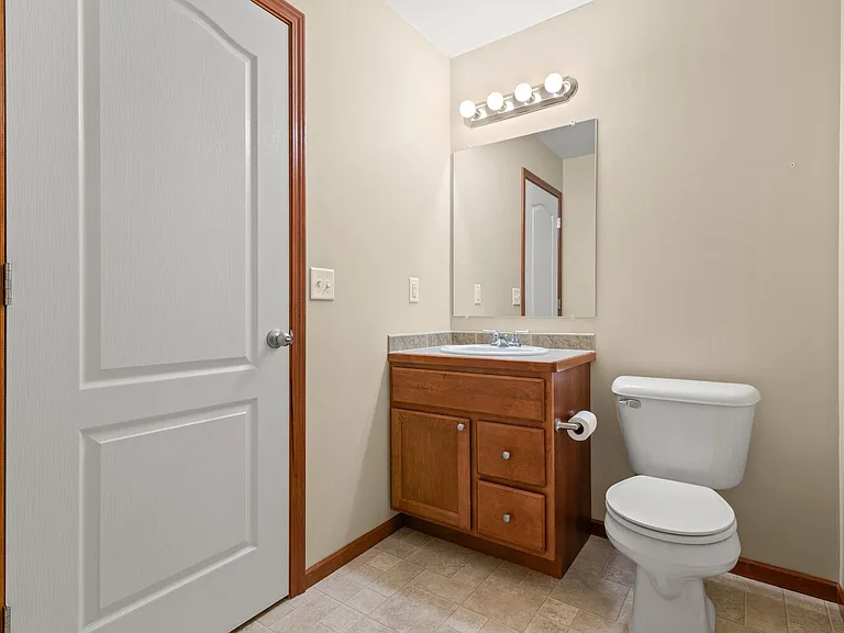 Perry Creek Townhomes - Midland, MI — Photo 16