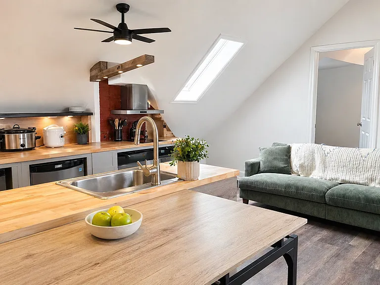 130 Chestnut St #3 — Photo 4