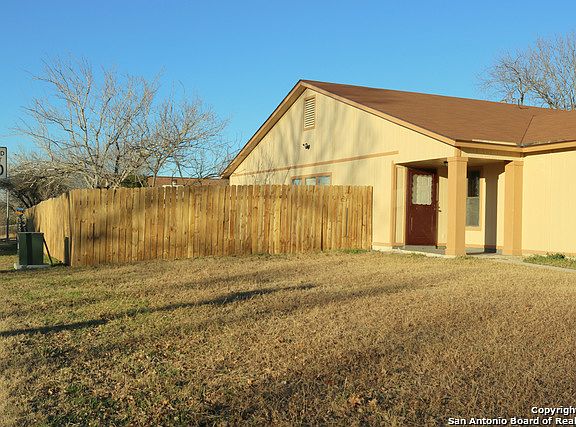 5th image of 10471 Dugas Dr