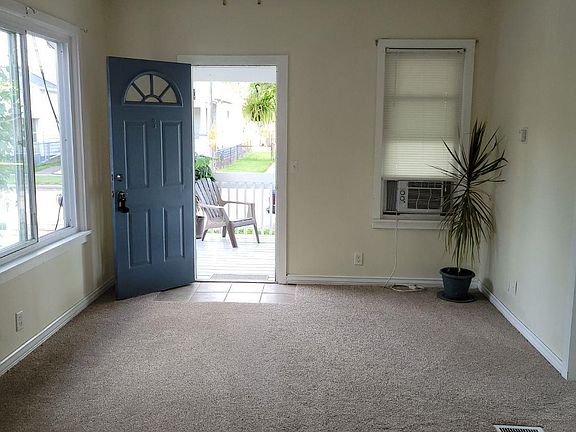 5th image of 1811 Barker St