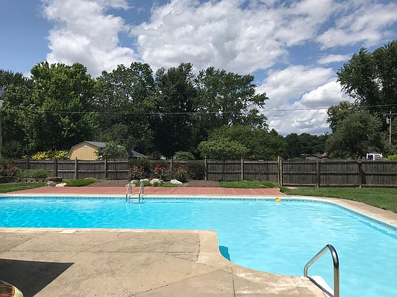 2nd image of 1565 Scottsdale Dr
