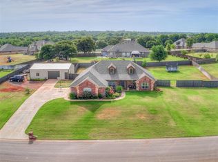 10870 Green Meadows Dr, Edmond, OK 73025