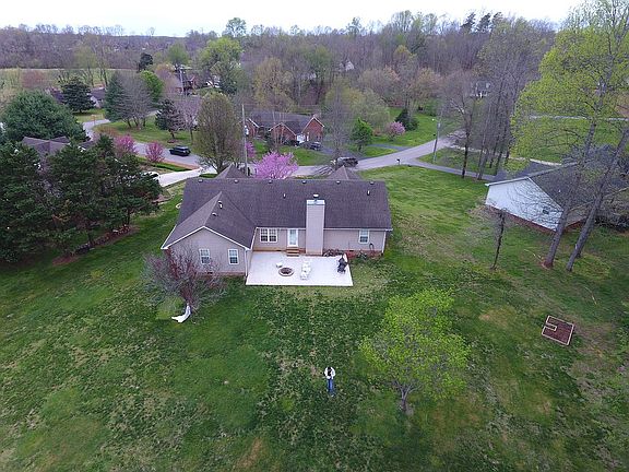 3rd image of 1932 Bay View Dr