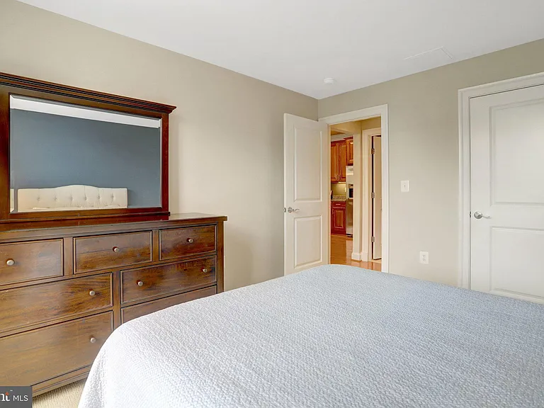1023 N Royal St #312 — Photo 16