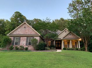 44 Buckingham St, Hattiesburg, MS 39402