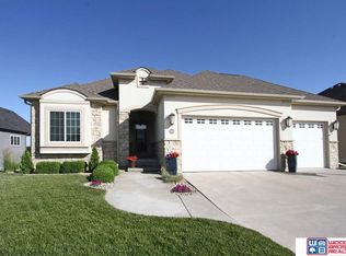 7248 Rutha Ln, Lincoln, NE 68516