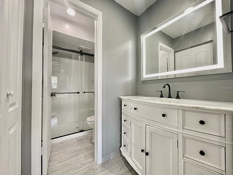 6062 Willowpointe Cir #203 — Photo 7