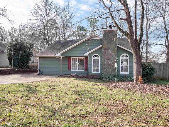 3rd image of 460 Rosehill Dr