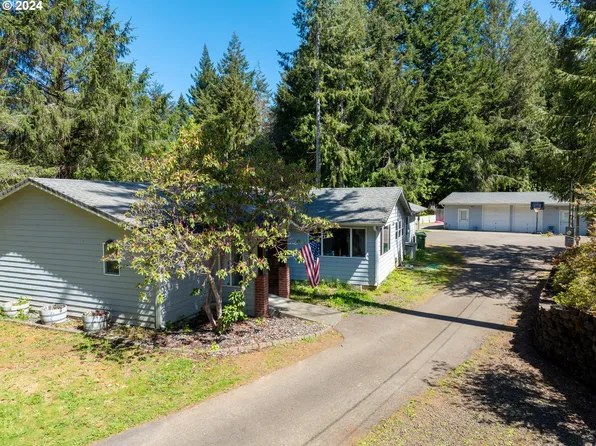 5465 Woahink Dr, Florence, OR 97439