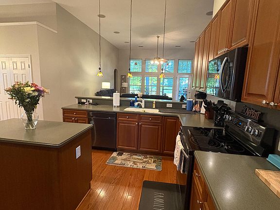 3rd image of 9382 Harroway Rd