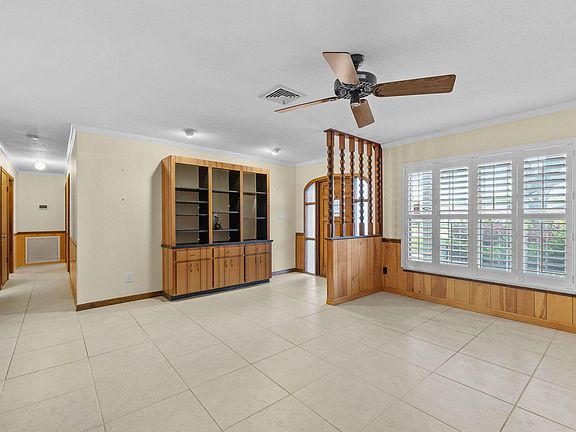 4th image of 3324 Sunrise Blvd