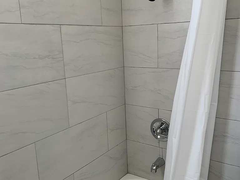1824 Filbert St #1824 — Photo 8