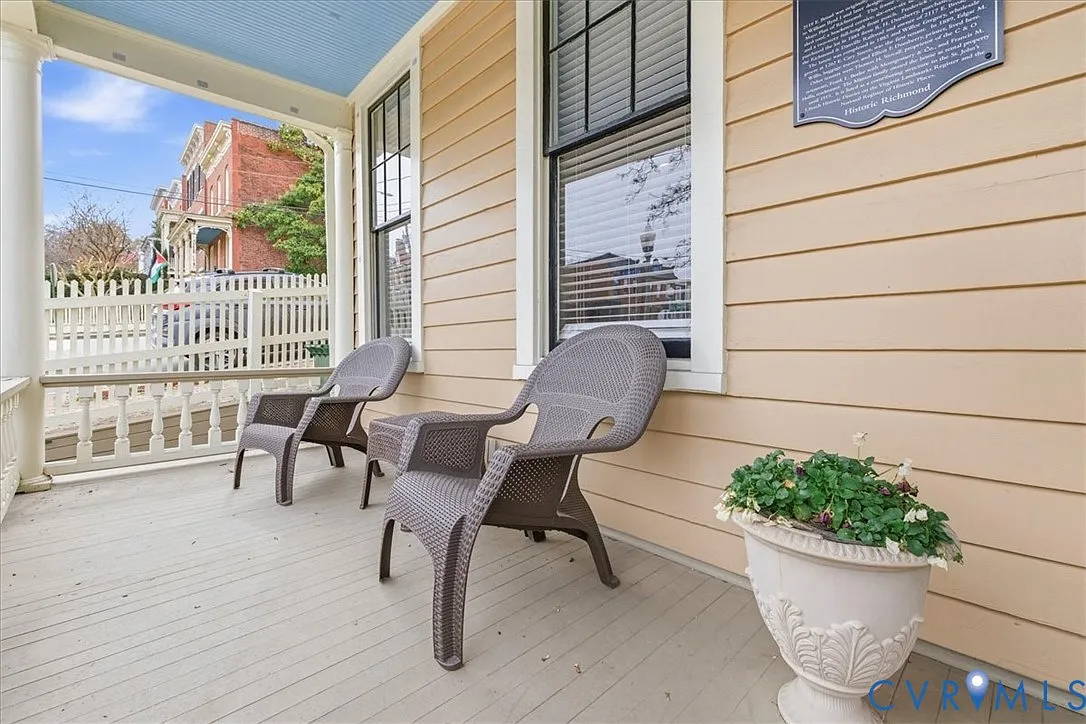 4 bed, 3.5 bath, 1884 sqft, $3,000 — Photo 2