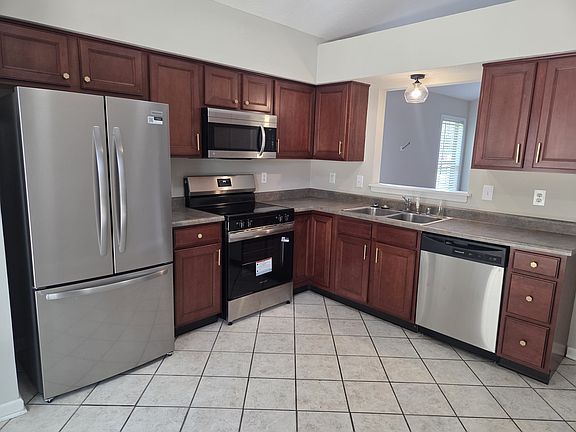 4th image of 784 Statesman Way