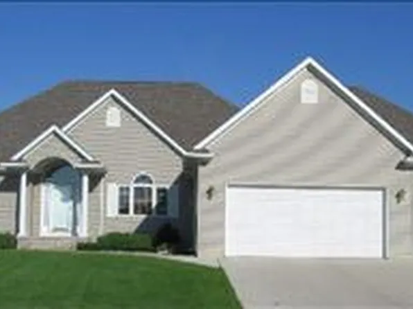 108 McFarland Cir, Marshall, MN 56258