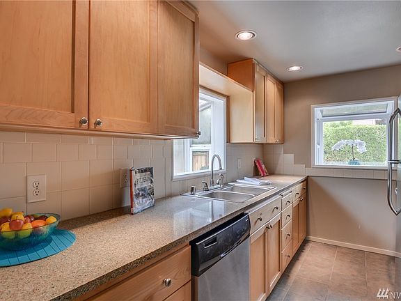 3rd image of 10912 50th Ave S
