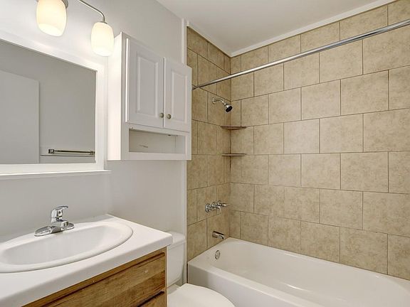 5th image of 801 Bracewood Cir APT A