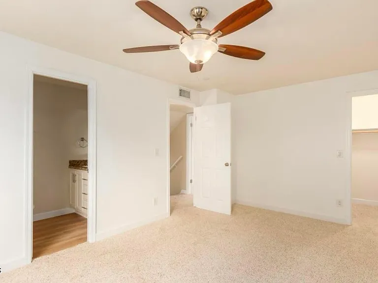 919 E La Jolla Dr — Photo 9